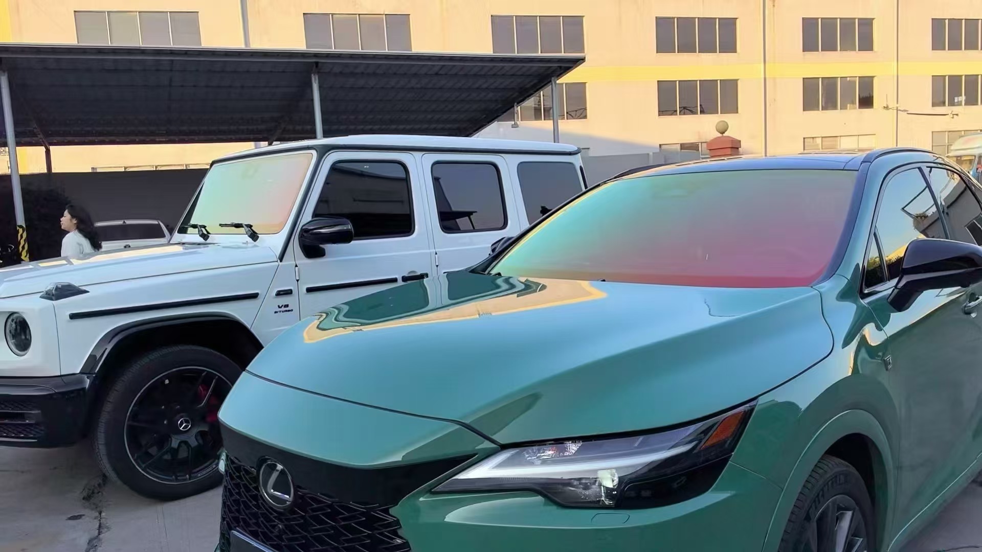 Kpu Glass Shield Car Front Windshield Insulation and Explosion-Proof Film Anti-Flying Stone Rainproof and Water-Repellent Red Outer Film