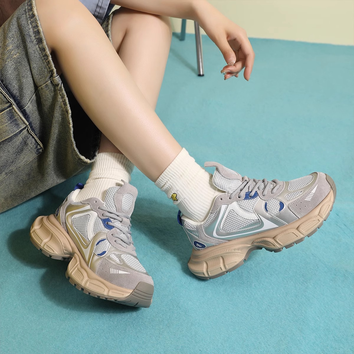 El mismo estilo de marsianismo ~ Calzado deportivo casual de todo fósforo para mujer 2025 nuevo estudiante ligero y realzado zapatos de papá de suela gruesa