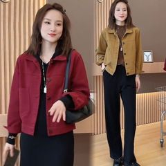 美ラードは厚手で毛磨きコートを着ています。女性は2025秋に新型の小柄で痩せています。