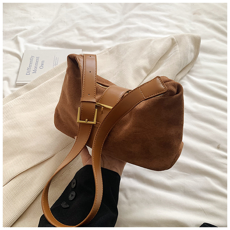 Korean version niche frosted underarm women's 2024 autumn and winter new item Maillard personality fashion single_voghion.com