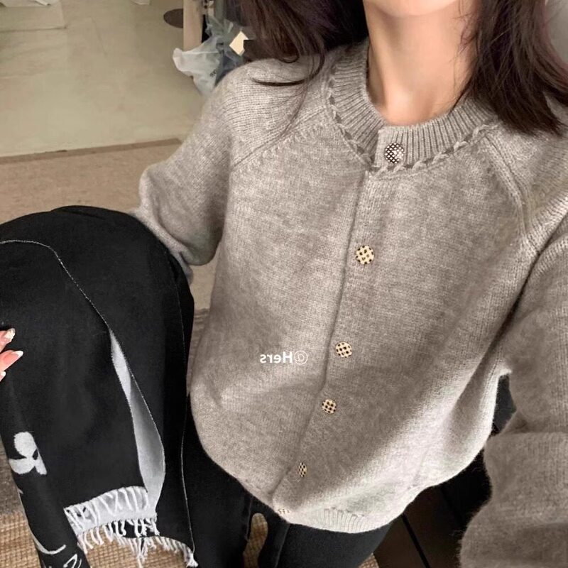 Gray knitted cardigan for women 2026, soft and cozy, loose-fitting, versatile, short sweater jacket