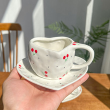 跨境专供少女ins 手捏手绘樱桃精致复古心形陶瓷咖啡杯碟下午茶杯