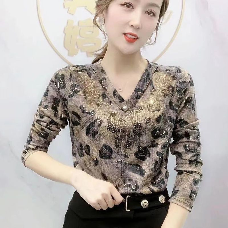 2025 Autumn New Trendy Fashion Hollow Hot Drilling Leopard Print Base Shirt Stylish Age-reducing Top Women's T-shirt Mother's Wear