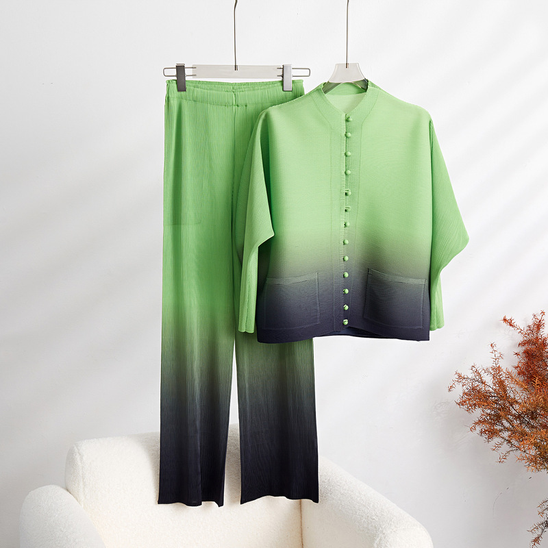 Fashionable Casual Suit Women's Miyake Bat Sleeve Loose Cardigan Top Women's Pleated Pants Straight Pants Two-Piece Set