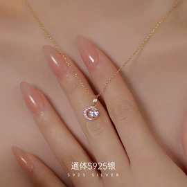 戒指;耳钉;手链