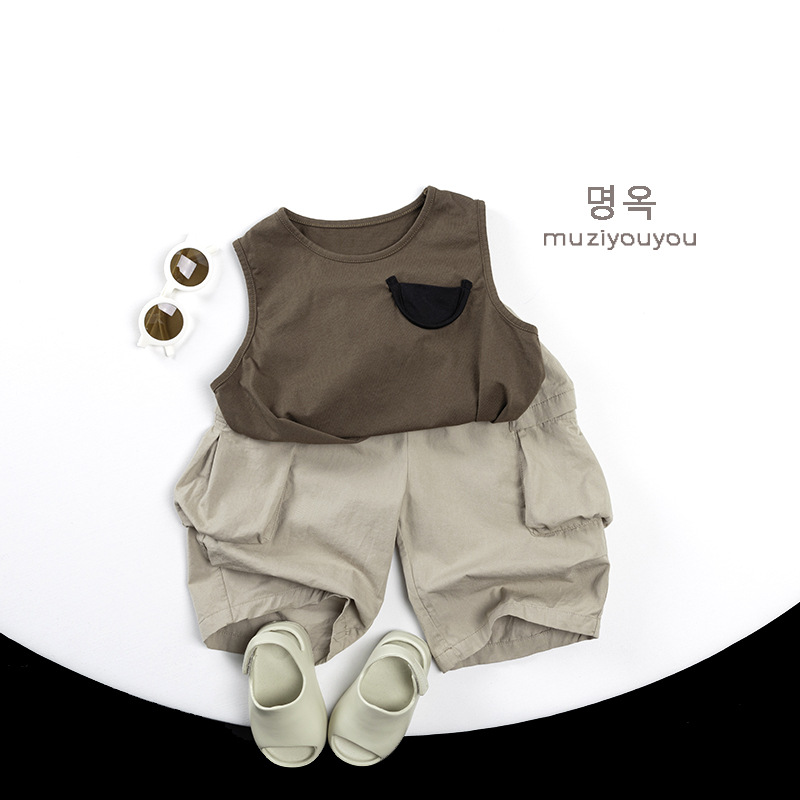 Chaleco infantil moderno, estilo coreano y japonés, verano 2026, camiseta sin mangas de algodón puro para niños y niñas, ropa infantil al por mayor
