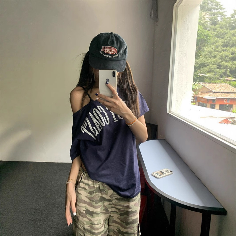 アメリカンレトロホットガール斜め襟半袖Tシャツレディース夏ニッチレイジースタイルルーズ痩身オフショルダートップ|undefined