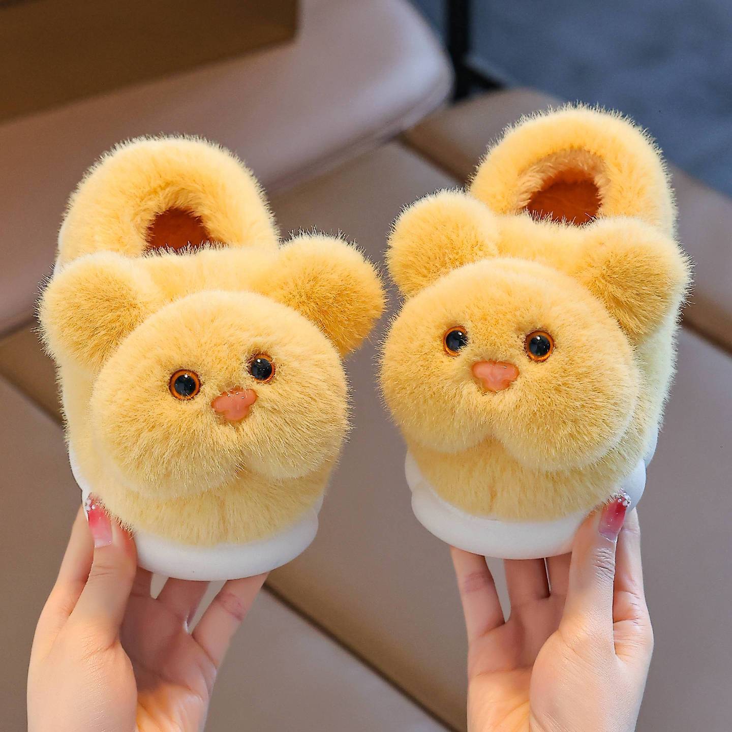 Zapatos de algodón para niños en invierno en el hogar calentamiento antideslizante para niñas zapatos de peluche de moda para niños zapatillas de algodón tacones