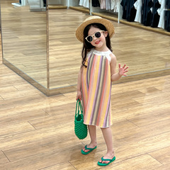 2024夏款女童氣質淑女度假風彩虹豎條紋壓皺掛脖無袖連衣裙背心裙