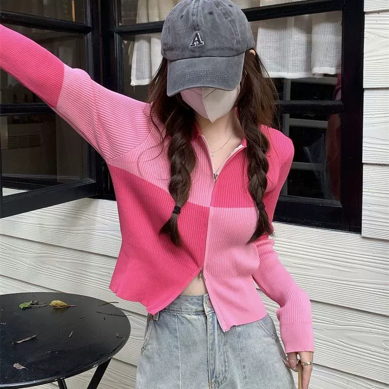 Конкурентный трикотажный кардиган с длинными рукавами женский 2024 новый весенний и осенний дизайн чувство нишевые свитер куртка свободный короткий топ