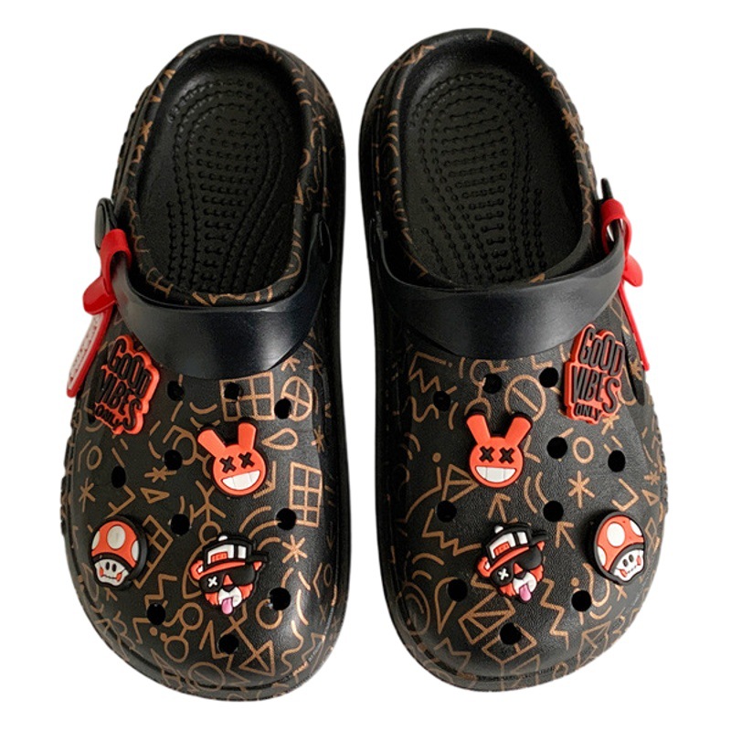 Agujero zapatos de los hombres de moda Zapatillas al aire libre personalizado hogar antideslizante 2024 nuevo verano nuevas sandalias de playa