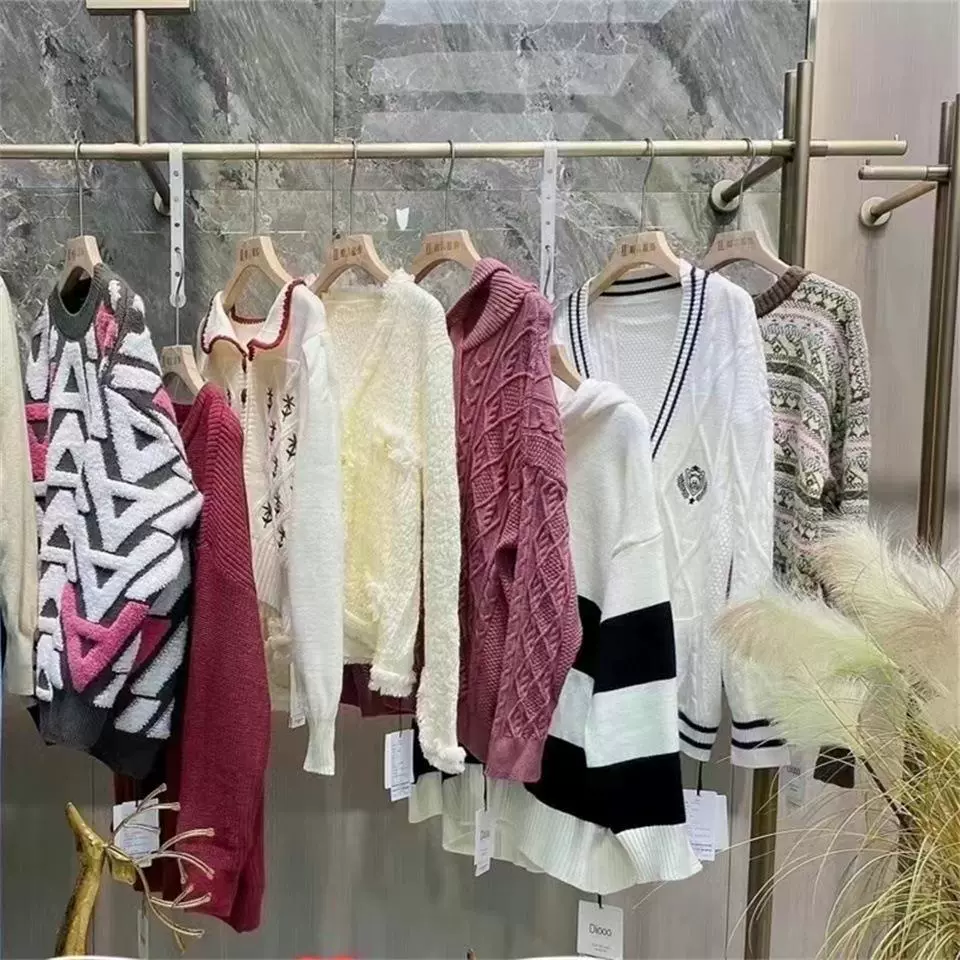 撤柜清仓十三行毛衣冬季羊绒衫品牌折扣女装杂款尾货实体批发货源