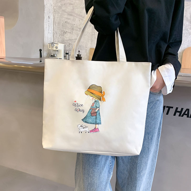 Capacious shoulder bag