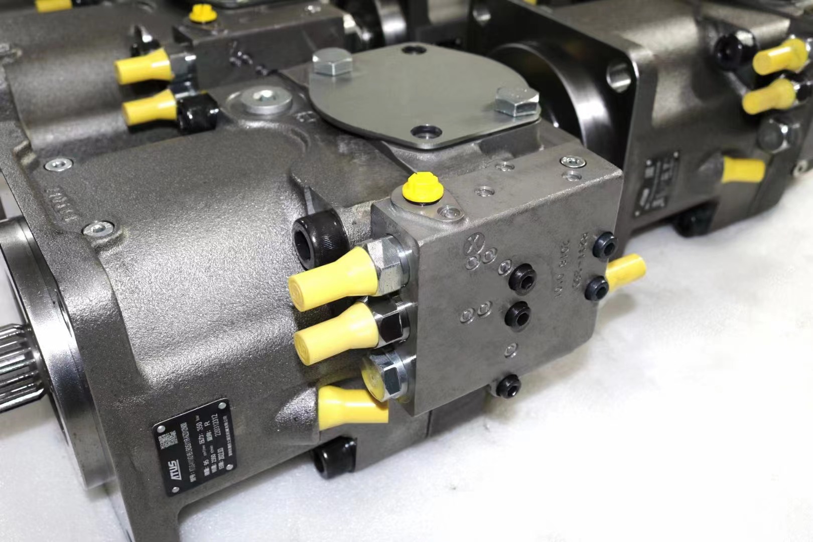 德国REXROTH力士乐柱塞泵A11VLO190LG1/11R-NSG12N00