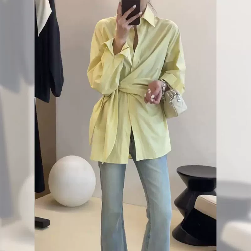 Конструктор нишевые нерегулярные рубашки средней и длинной формы осенью 2025 года