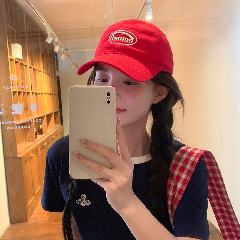 Red summer universal baseball cap