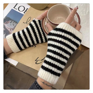 G198�̿�ƴɫ���l����Ů�ﶬᘿ�ë�����ױ�ů�����r��¶ָ�ֱ���