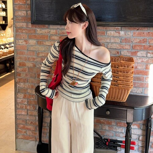 Women's Striped Long-Sleeve T-Shirt 2024 Autumn New Style, Elegant and Versatile, Asymmetrical Shoulder, Student-Friendly, Fitted and Slimming Top, Trendy
