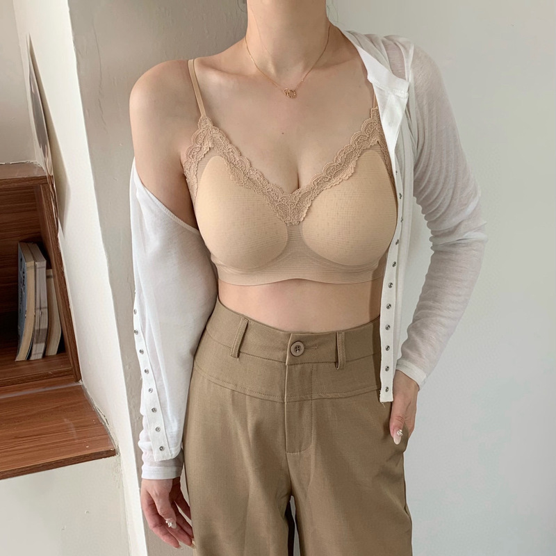 Cecily Krutch8350#蕾丝无痕粉底液内衣细肩带聚拢背心式文胸罩女|undefined