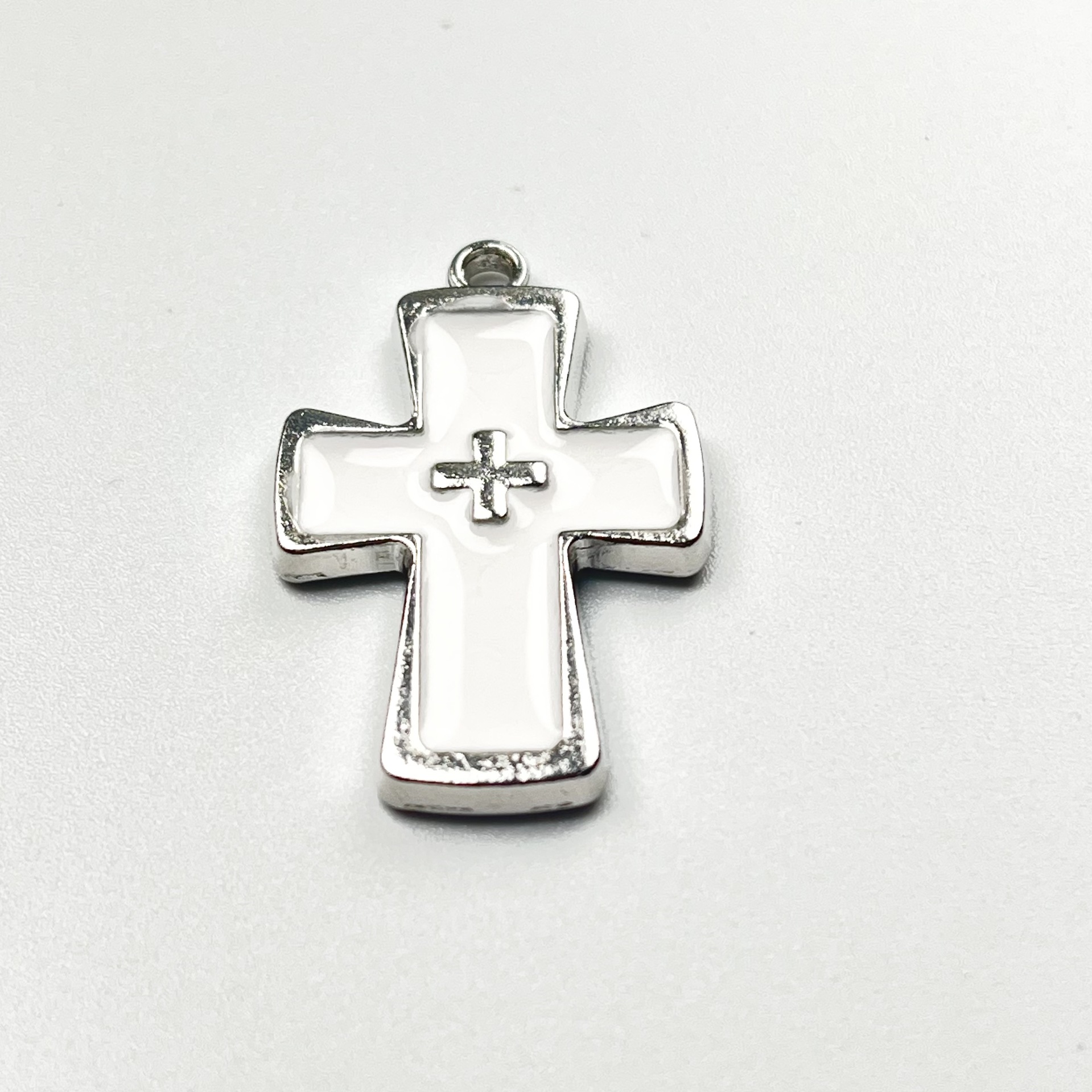 Accesorios de joyería de aleación de bricolaje Colgante de cruz de plata retro Pulsera Collar Pendientes Decoración de ropa Colgante