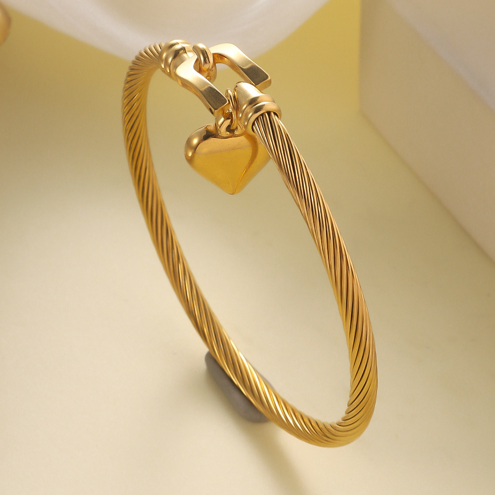 Brazalete de acero inoxidable transfronterizo para niñas de alto nivel no se desvanece elástico abertura brazalete amor gancho herradura de titanio brazalete de acero image 10
