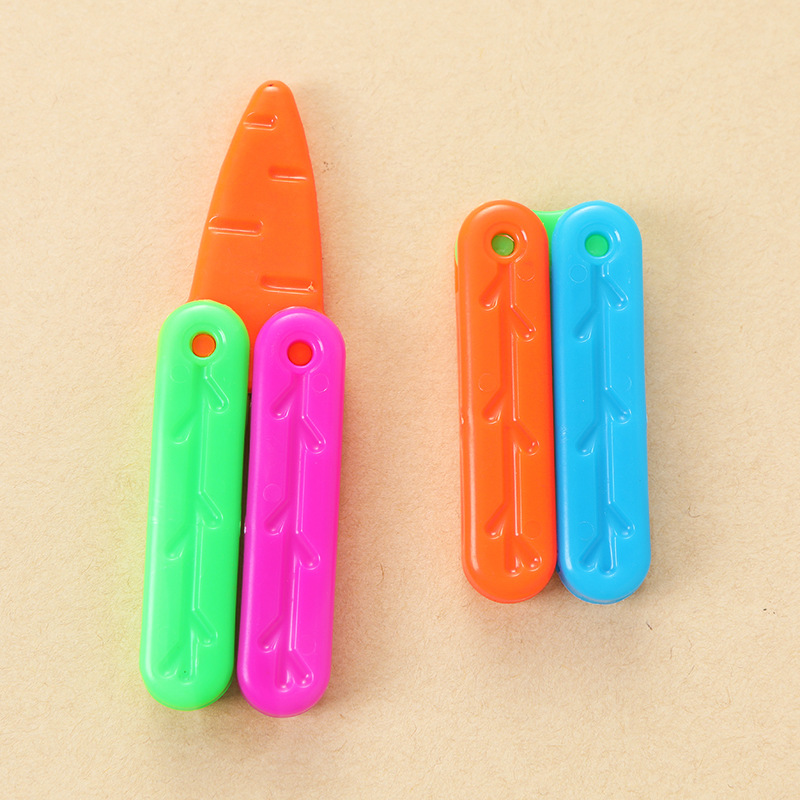 Mini mariposa cuchillo de rábano cuchillo de descompresión cuchillo de rábano que emite luz lindo bebé juguete internet celebridad plegable mariposa cuchillo