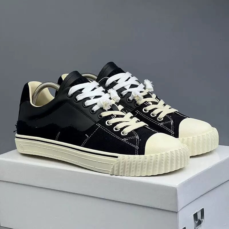 Foreign trade M brand European-style men's and women's shoes, color-blocked trendy sneakers, British-style casual shoes, durable sneakers Foreign trade M brand European-style men's and women's shoes, color-blocked trendy sneakers, British-style casual shoes, durable sneakers