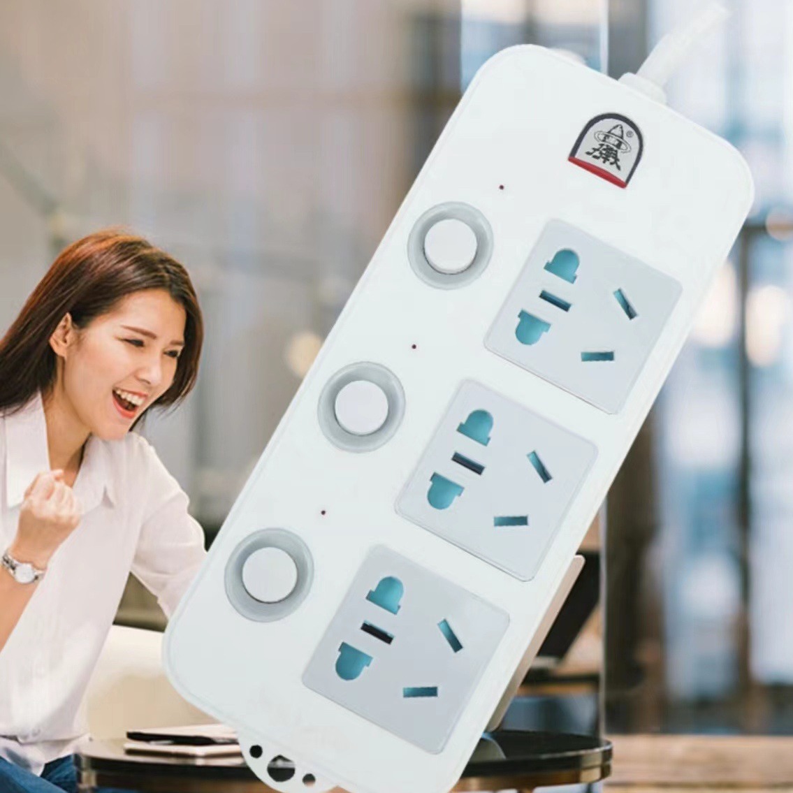 子弹头TS-108C  1.8/2.8米家电插板 电源转换器