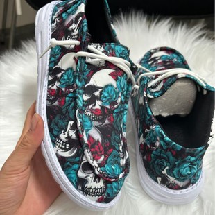 �W����a�¿�r�з���Ьӡ���A�^ǰϵ����ɫŮʿһ�_�ő���Ь�羳