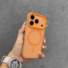 适用iPhone17/16pro手机壳橙色肤感磨砂细圈磁吸苹果17promax新款