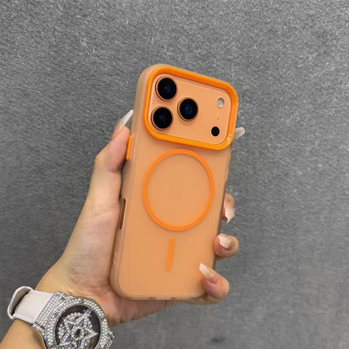 适用iPhone17/16pro手机壳橙色肤感磨砂细圈磁吸苹果17promax新款