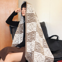 2025新款仿羊绒围巾时尚百搭潮流格子条纹大牌感冬季保暖披肩围脖