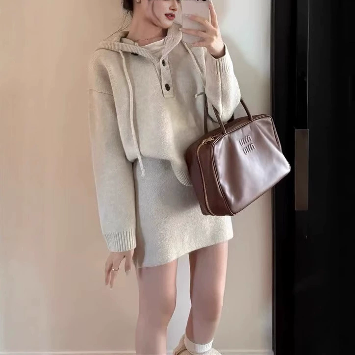 Корейский ленивый ветреный трикотажный костюм женский 2025 ранняя весна свободная капюшон с длинными рукавами топ с высокой талией юбка из двух частей