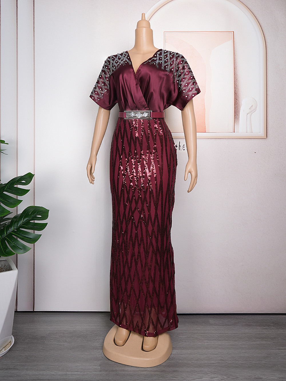 Elegant Women's Evening Dress With Decorative Beads And Diamonds_voghion.com