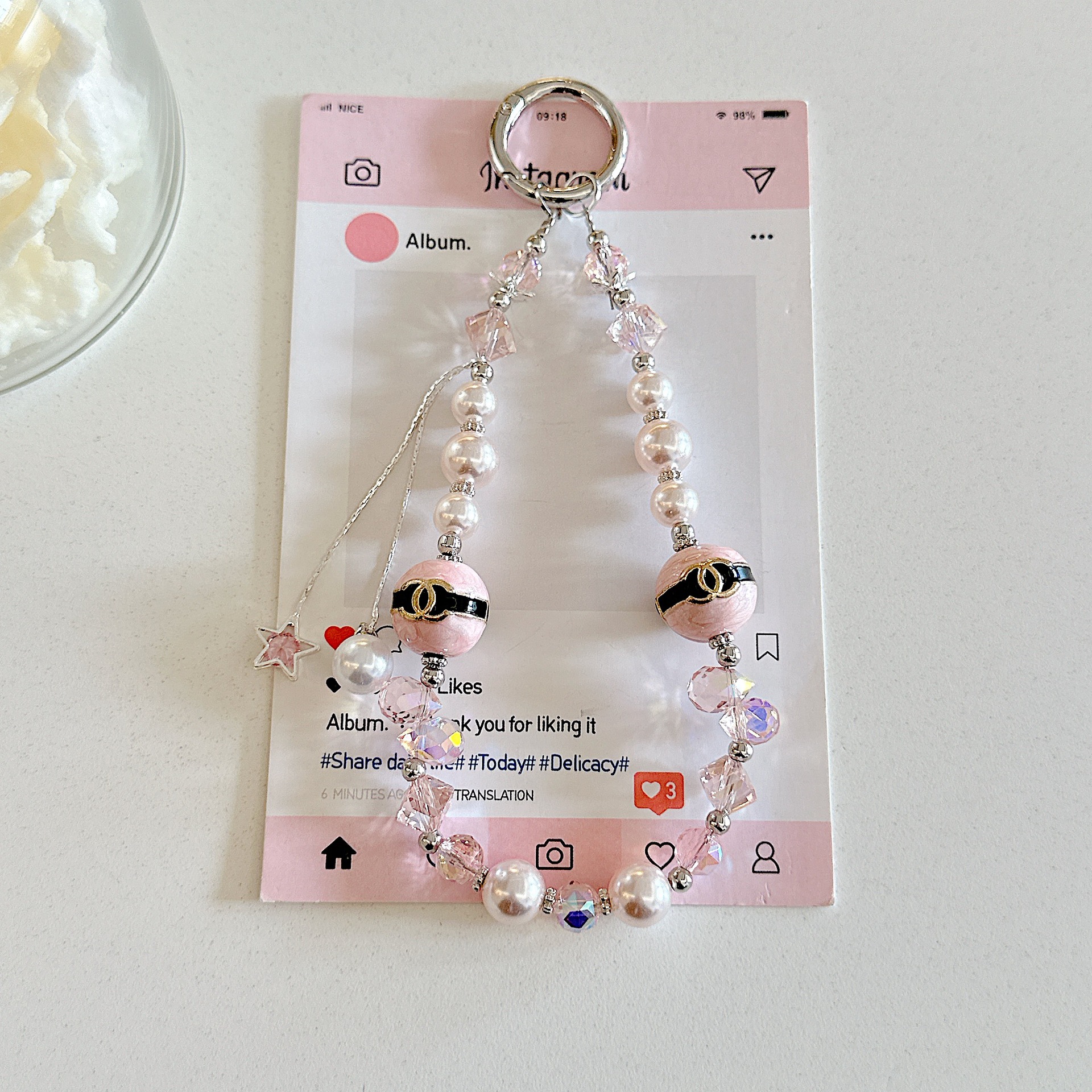 Cadena de teléfono móvil de alta gama hecha a mano de boutique, cadena de pulsera de fragancia pequeña de lujo ligero, cordón de teléfono móvil de moda, teléfono móvil corto/colgante