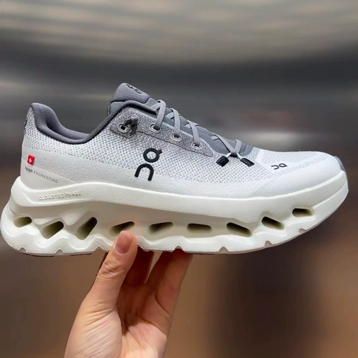 2026 New Cross-Border Lightweight Sports and Casual Shoes for Men and Women, Lightweight Running Shoes with Thick Soles, Soft Soles, Shock Absorption and Cushioning