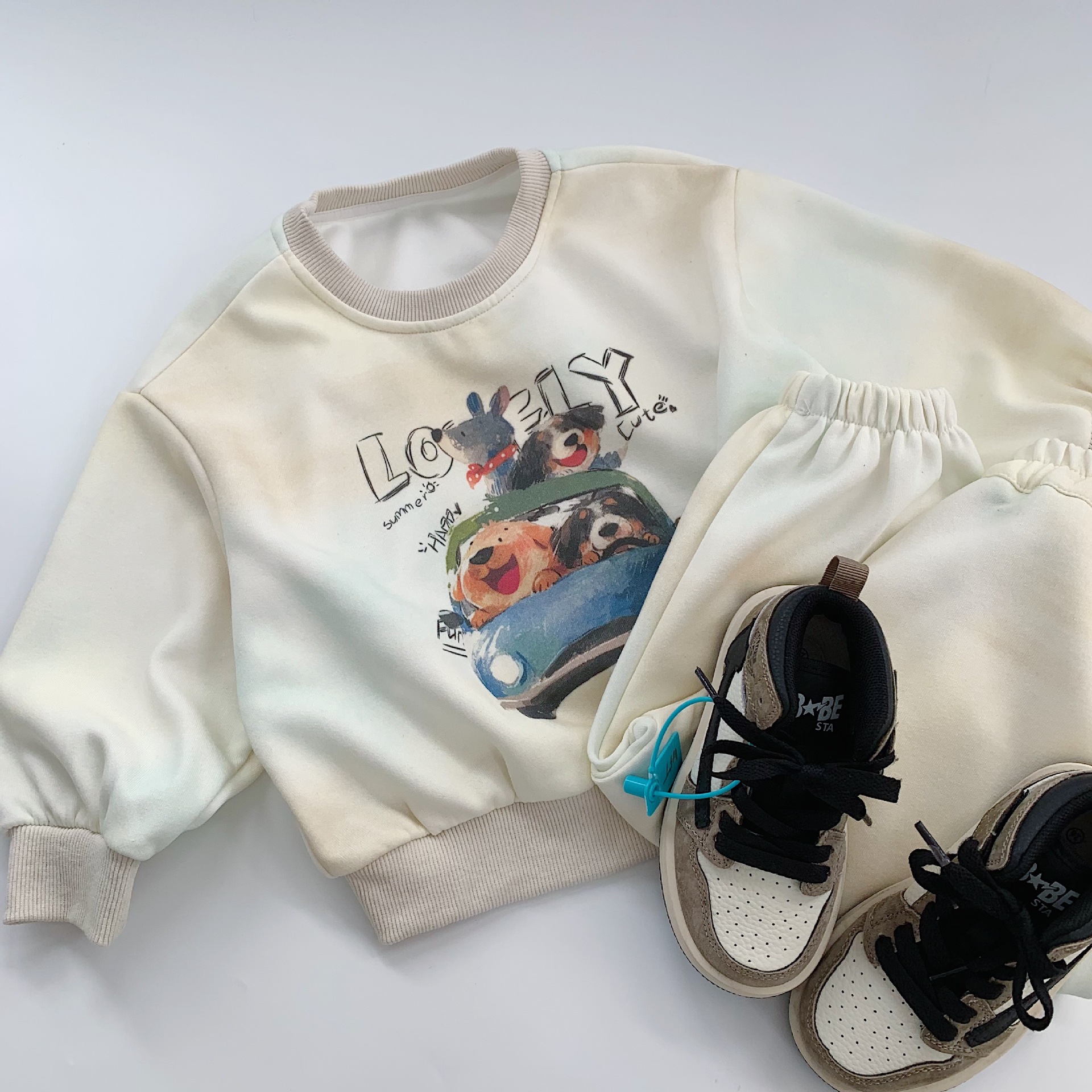 Mei Bao set de niños 2025 otoño lindos dibujos animados casuales de dos piezas + pantalones set de moda