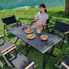 キャンプテーブルと椅子屋外ピクニック折りたたみエッグロールテーブルムーンチェアポータブルキャンプチェアテーブル統合機器コンプリートセット