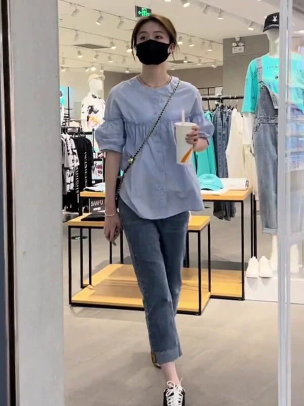 Fashion Round Neck Ear Edge Chic Age-reducing Short-sleeved Shirt Smoke Tube Jeans Summer Wear Matching Internet Celebrity suit Hong Kong Style