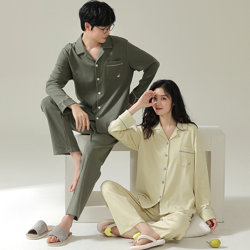 Pijamas de pareja estilo primavera y otoño, conjunto de ropa de dormir a rayas frescas de estilo coreano nuevo 2025 para hombre y mujer, manga larga, a la moda