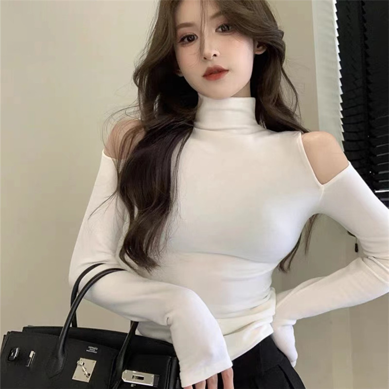 Women's high-neck base layer top, autumn/winter 2025 new style, sexy design, off-shoulder hollow-out inner layer, long-sleeved warm top.