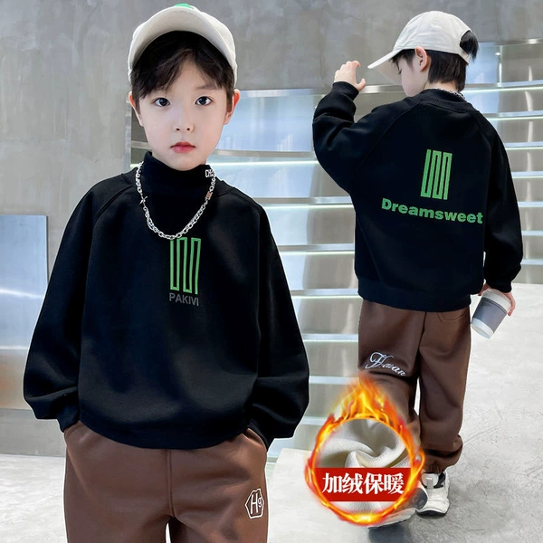 Black sweatshirt