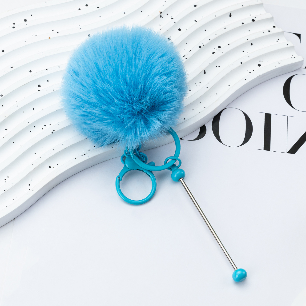 Nuevo DIY cuentas bola de peluche creativo colgante de peluche colgante de llaves de belleza corazón de peluche llaves de peluche