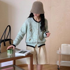 韓国の新鮮な立体花刺繍セーターカーディガン女性のための秋と冬の新しいデザインのコントラストカラーセータージャケット