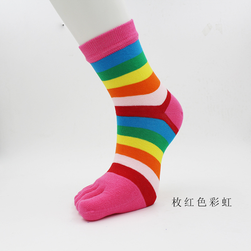 Calcetines de cinco dedos calcetines de algodón de rayas coloridas de mujer Calcetines de algodón peinado Four Seasons dulce medio grueso mediados de la pantorrilla calcetines transpirables absorbentes del dedo del pie calcetines del arco iris