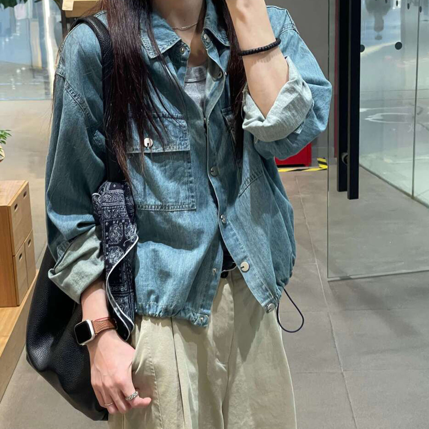 Women's 25-year-old new autumn style denim shirt with drawstring hem, short, loose, retro style.