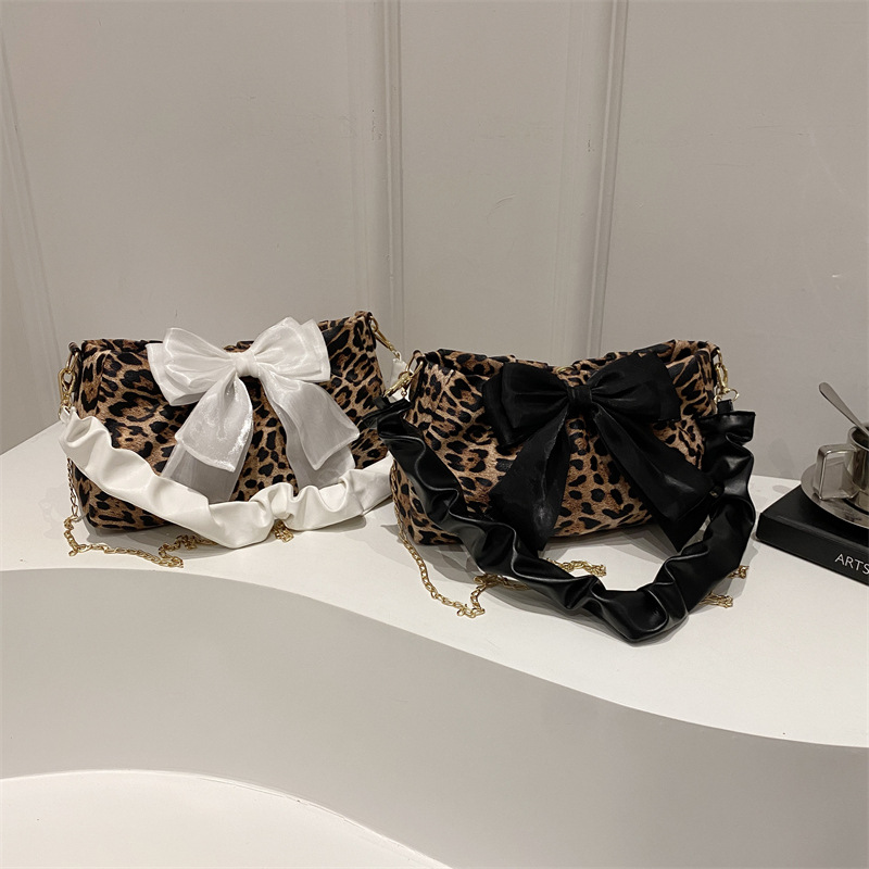 Moda extranjera arco bolso tendencia 2024 invierno nuevo bolso de brazo brazalete popular bolso de hombro de mujer