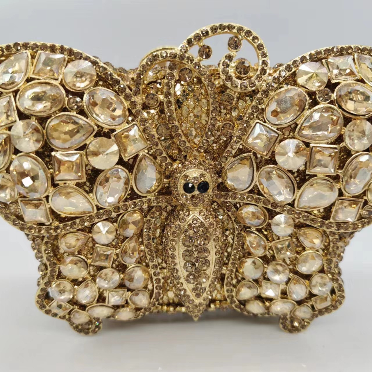 Lujo de industria pesada brillante diamante mariposa cristal aleación celebridad full diamond mano bolsa de cena oro duro champán plata