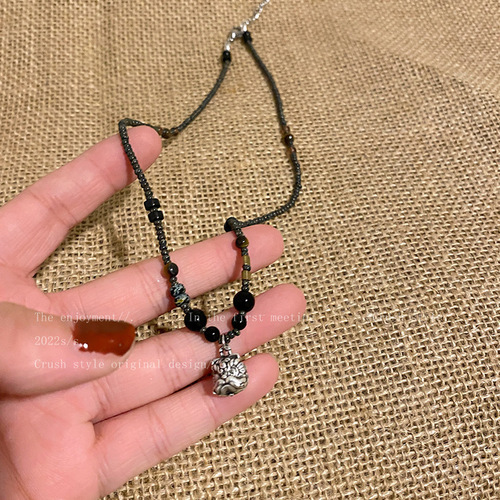 New Chinese style national style lion awakening pendant necklace women's light luxury niche retro ethnic style accessories high-end sweatshirt chain