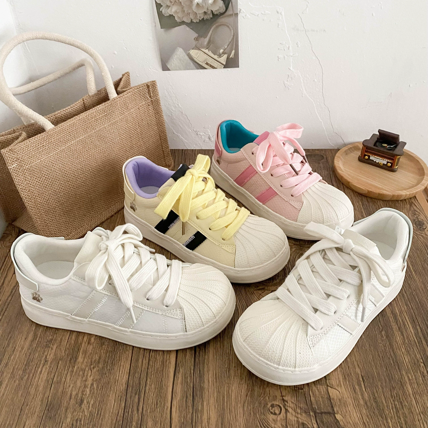 BE-6850 латексные стельки/белые туфли с заостренным носком женские туфли 2025 весна новые балетки кожаные вставки повседневные туфли